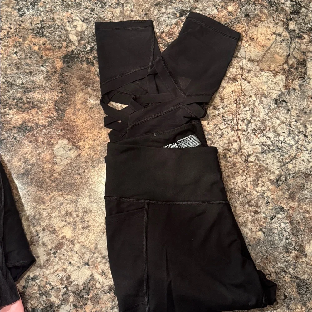 Victorias Secret Sport Black Performance Leggings - Picture 2 of 8